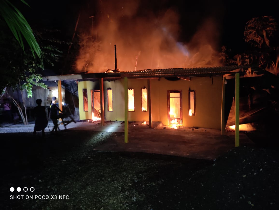 Satu Rumah Di Doda Di Serang Sijago Merah Sampai Rata Dengan Tanah