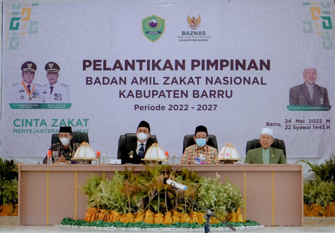 Bupati Barru Ir. H. Suardi Saleh, M. Si melantik Pimpinan Baznas Priode 2022 – 2027 di Gedung MPP