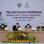 Bupati Barru Ir. H. Suardi Saleh, M. Si melantik Pimpinan Baznas Priode 2022 - 2027 di Gedung MPP