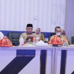 Sekda Barru DR. Ir. Abustan AB M.Si Bersama Jajanan Asisten Menyimak Arahan Presiden Joko Widodo