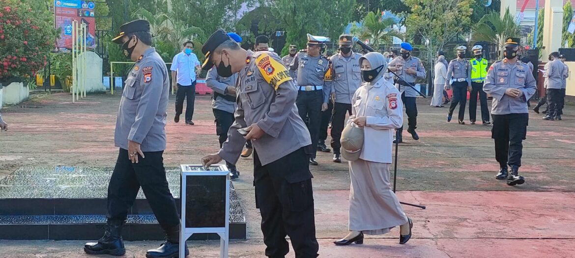 Bekal Akhirat, Kapolres Sinjai Ajak Personelnya Sisihkan Sedikit Reskinya