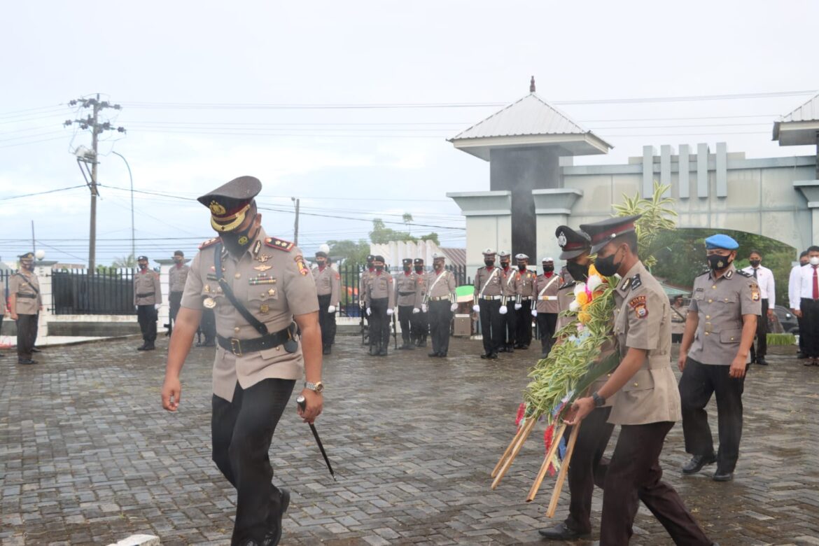 Peringatan Hari Bhayangkara ke 76, Thn 2022, Kapolres Wajo Ziarah ke Taman Makam Pahlawan Empagae