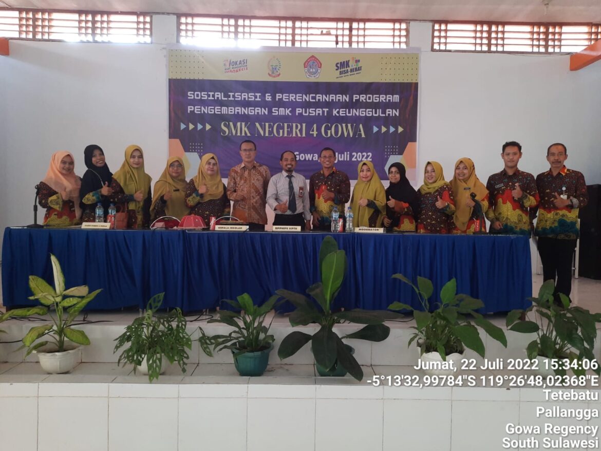 Pembukaan Sosialisasi Dan Perencanaan Program Pengembangan SMK Pusat Keunggulan Di SMKN 4 Gowa