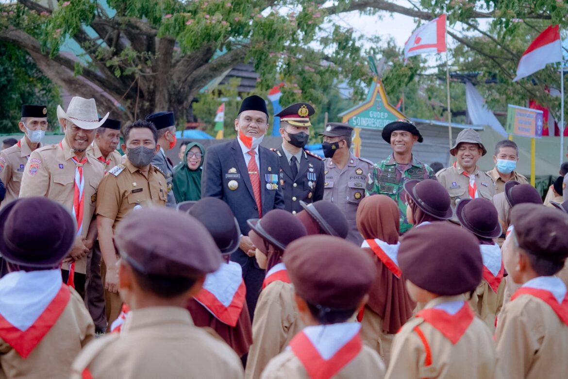 Bupati Dan Sekda Barru Mengunjungi Perkemahan Tanete Rilau