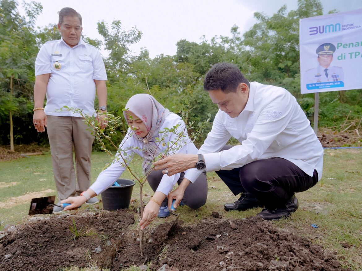 Bupati Barru Memberikan Sambutan Pada Penandatanganan SPJBTL BRI Barru dengan PLN UP3 Parepare ULP Barru