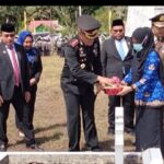 Peringati Hari Pahlawan, Bupati Menabur Bunga ke TMP