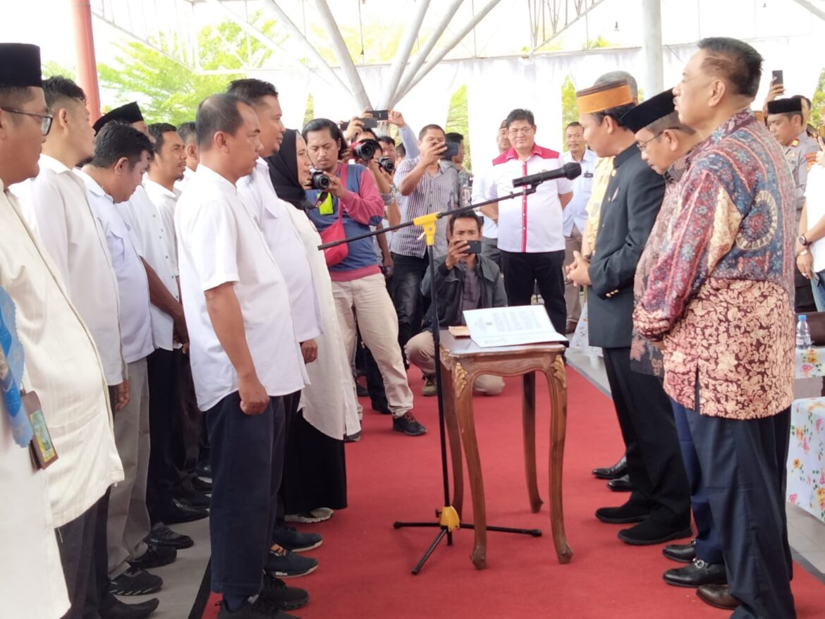 Pengukuhan Pengurus BPD KKP Di Gelar Di Alun Alun Kota Pasangkayu Penuh Dengan Orang Pinrang