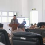 Bupati Barru Menyerahkan Ranperda RAPBD Tahun 2023 Kepada Ketua DPRD