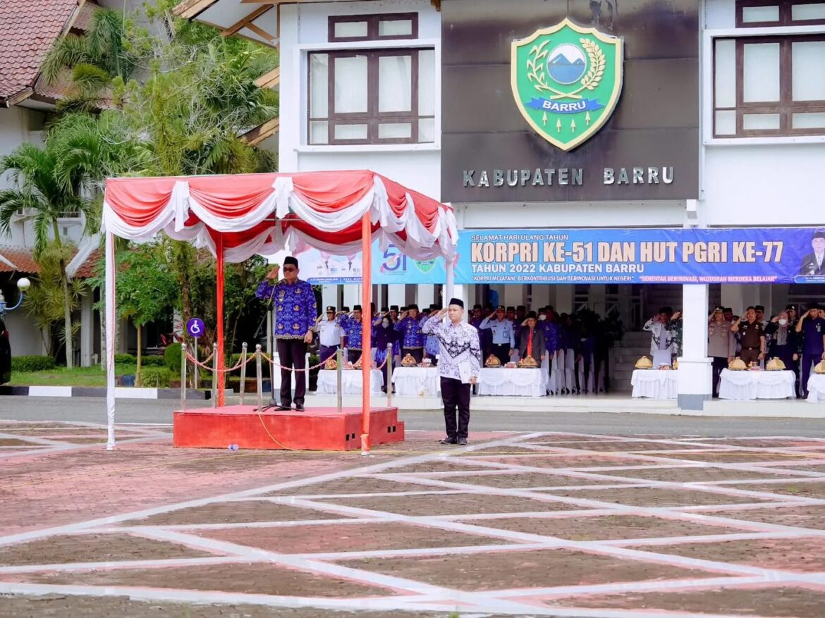 Bupati Barru Bertindak Sebagai Inspektur HUT KORPRI dan Hari Guru Nasional