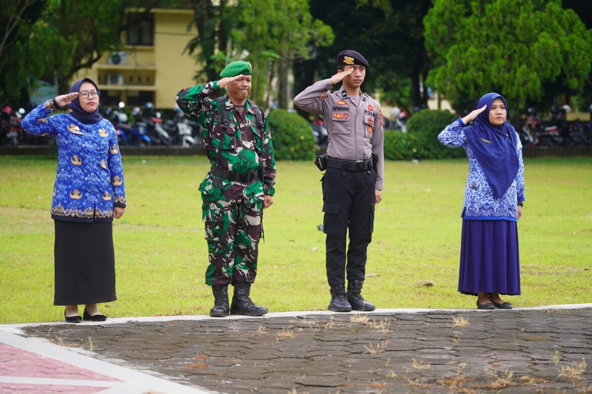 Upacara HKN Dilaksanakan Di Halaman Kantor Bupati Barru