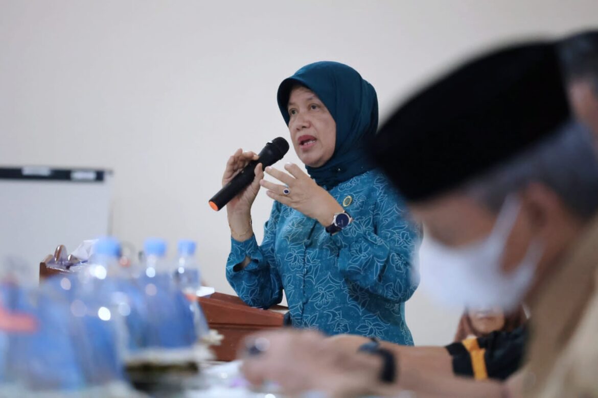 Ketua TP PKK Kabupaten Barru Menjadi Narasumber Bimtek Penurunan Stunting Pemda dan Usaid Erat