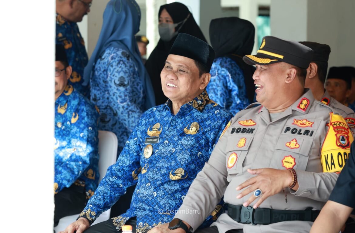 Bupati Barru Menghadiri Upacara HKN di Halaman Kantor Bupati