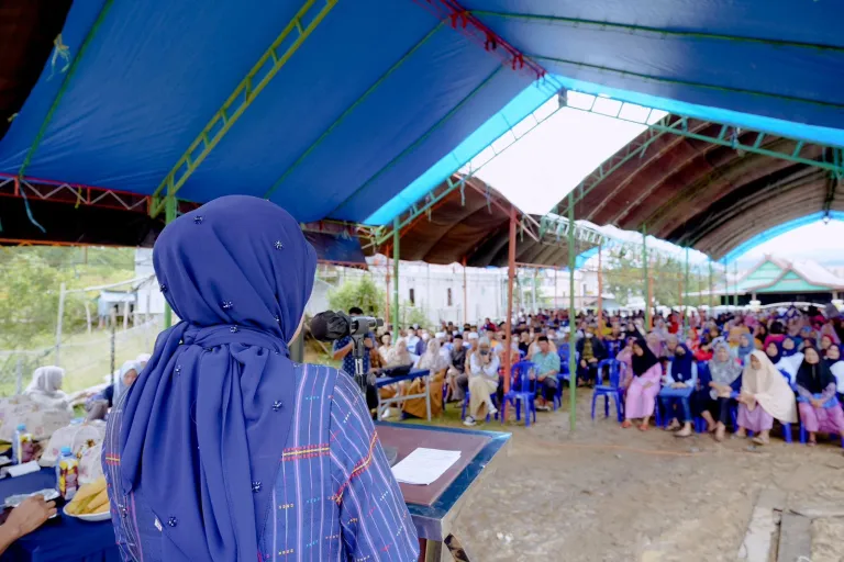 Hj Hasnah Syam Edukasi Warga Cara Aman Pilih Obat dan Kosmetik