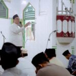 Bupati Barru dan Rombongan Shalat Tarwih di Masjid Babul Khaer