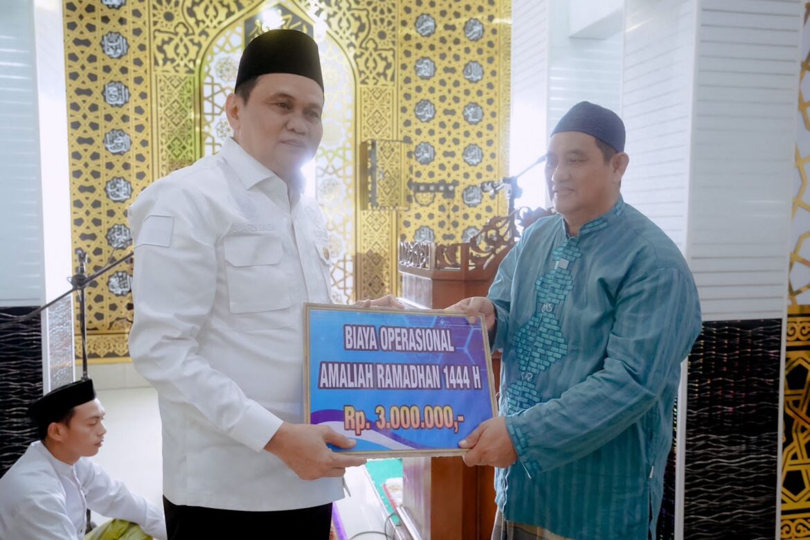 Bupati Barru Shalat Jumat di masjid Masdarudda’wah Amaro