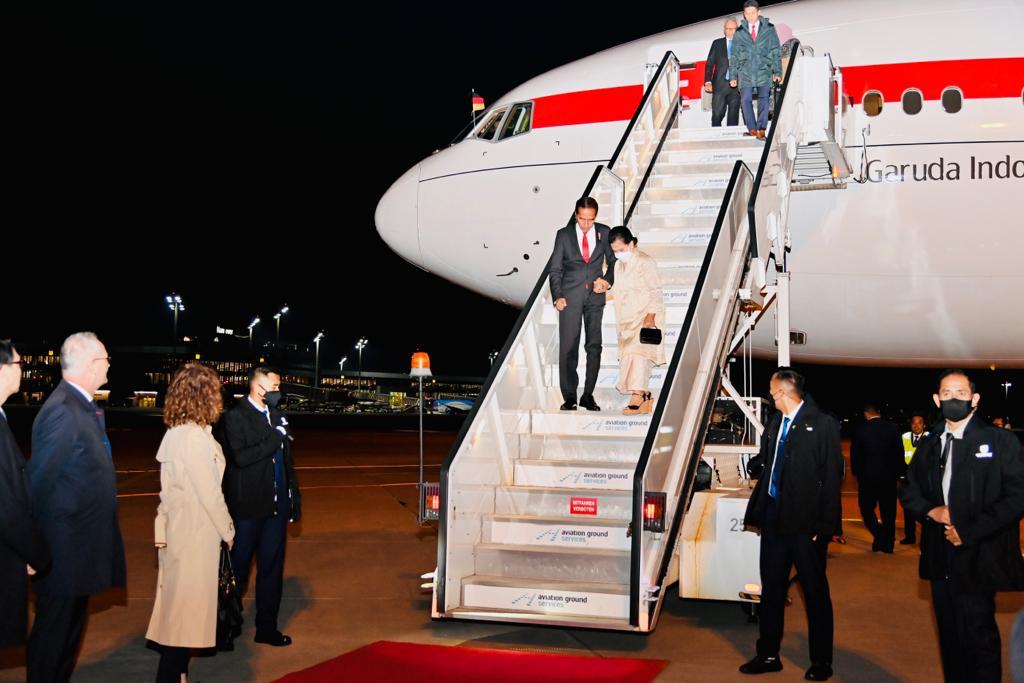 Presiden Jokowi dan Ibu Iriana Tiba di Hannover