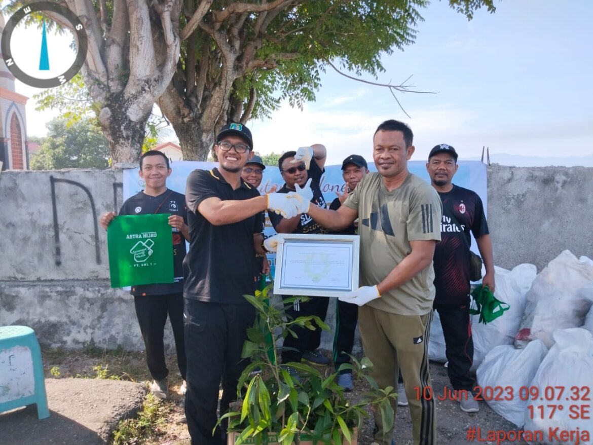 PT SRL 1 Peringati HLH Sedunia, Bersama Pemerintah dan Masyarakat Bersihkan Pesisir Pantai Cinoki