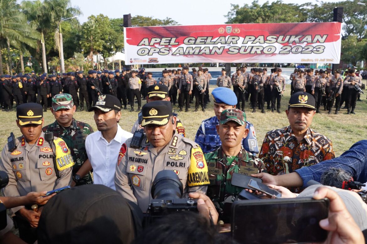 1.500 Personil TNI-POLRI Amankan 1 Suro, Karoops Polda Jawa Timur :  Berikan Rasa Aman Untuk Masyarakat*