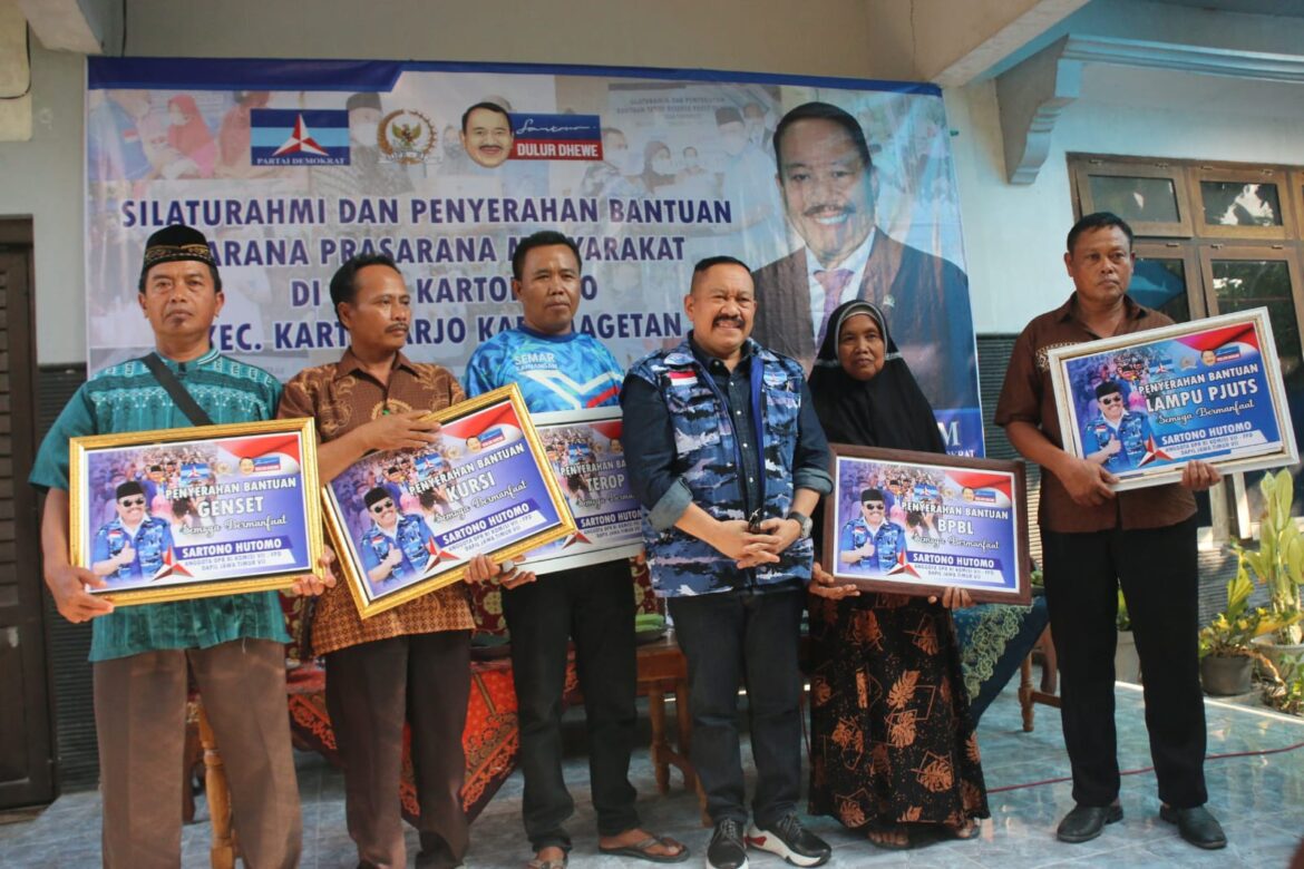 Sartono Serahkan Bantuan PJU Tenaga Surya Serta Gelar Pelatihan UMKM Untuk Wirausaha di Ponorogo