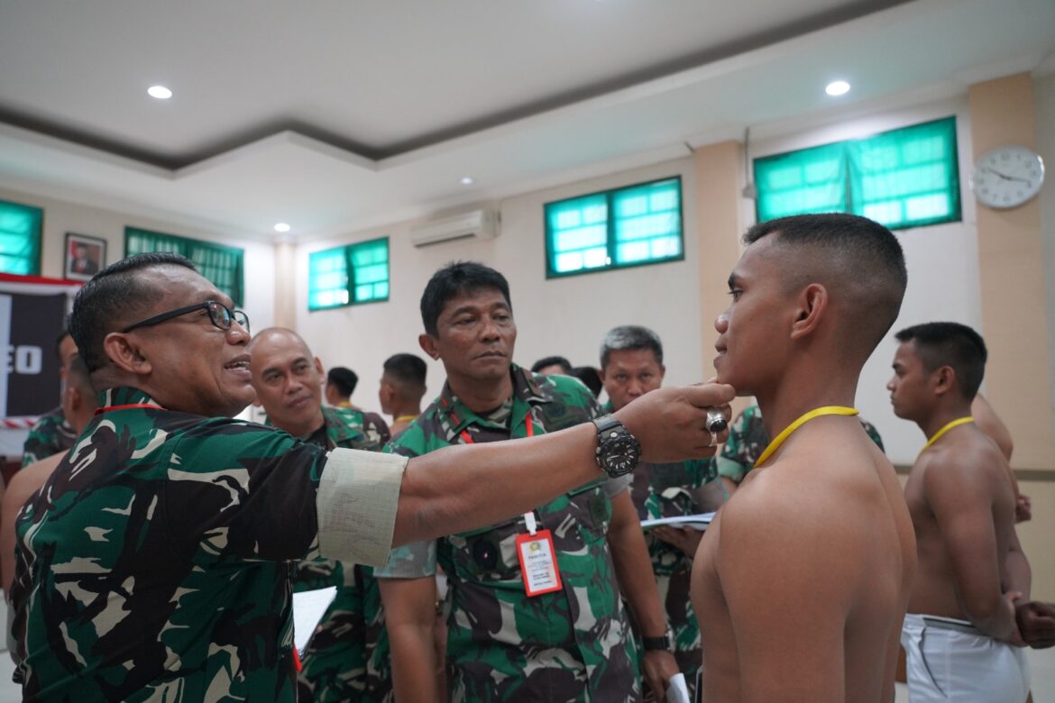 Danrem 143/HO Pimpin Sidang Parade Seleksi Tamtama PK TNI AD Gel II Sub Panda Kendari