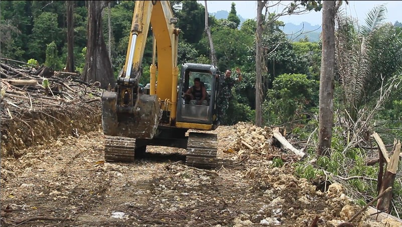 TMMD ke 118 Kodim 1427 Pasangkayu Terus Menggenjot Sasaran Pembukaan Jalan 3000 Meter di Dusun Messulu