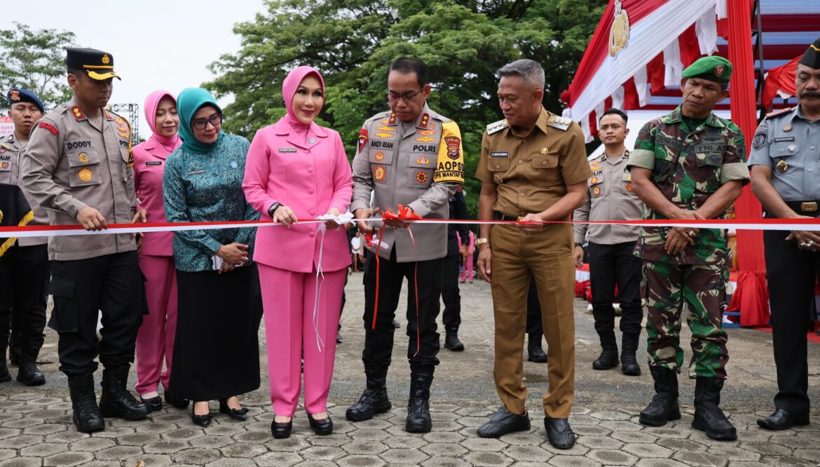 Kapolda Sulawesi Selatan Gelar Bakti Sosial, Bakti Kesehatan dan Pasar Murah.