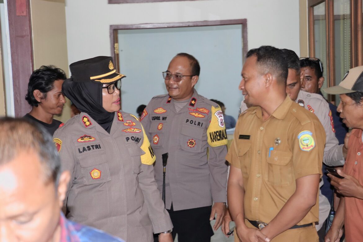 KA POLRES BURU PANTAU KEGIATAN PLENO PPK NAMLEA_ KABUPATEN BURU _ MALUKU