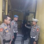 *Pawas Polres Sinjai Cek Tahanan Malam Hari, Antisipasi Hal-hal Yang Tidak Diinginkan.*