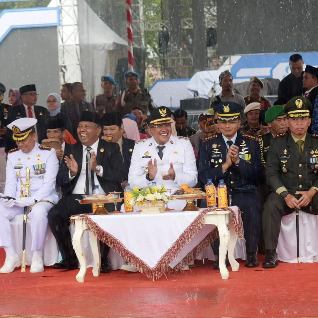 Jadi Inspektur Upacara HUT Kota Kendari, Pj Wali Kota Beberkan Capaian Kinerjanya