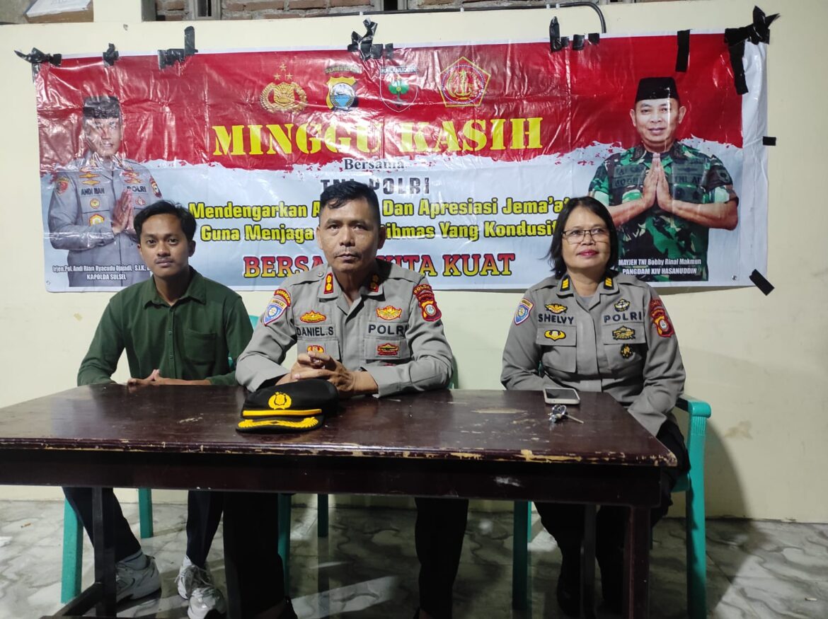 Polda Sulsel Gelar Minggu Kasih bersama Warga di Gereja Toraja Jemaat Lanraki Kec. Tamalanrea Kota Makassar