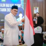 Bupati Barru Melepas 187 Calon Jamaah Haji Reguler di Baruga Singkerru AdaE