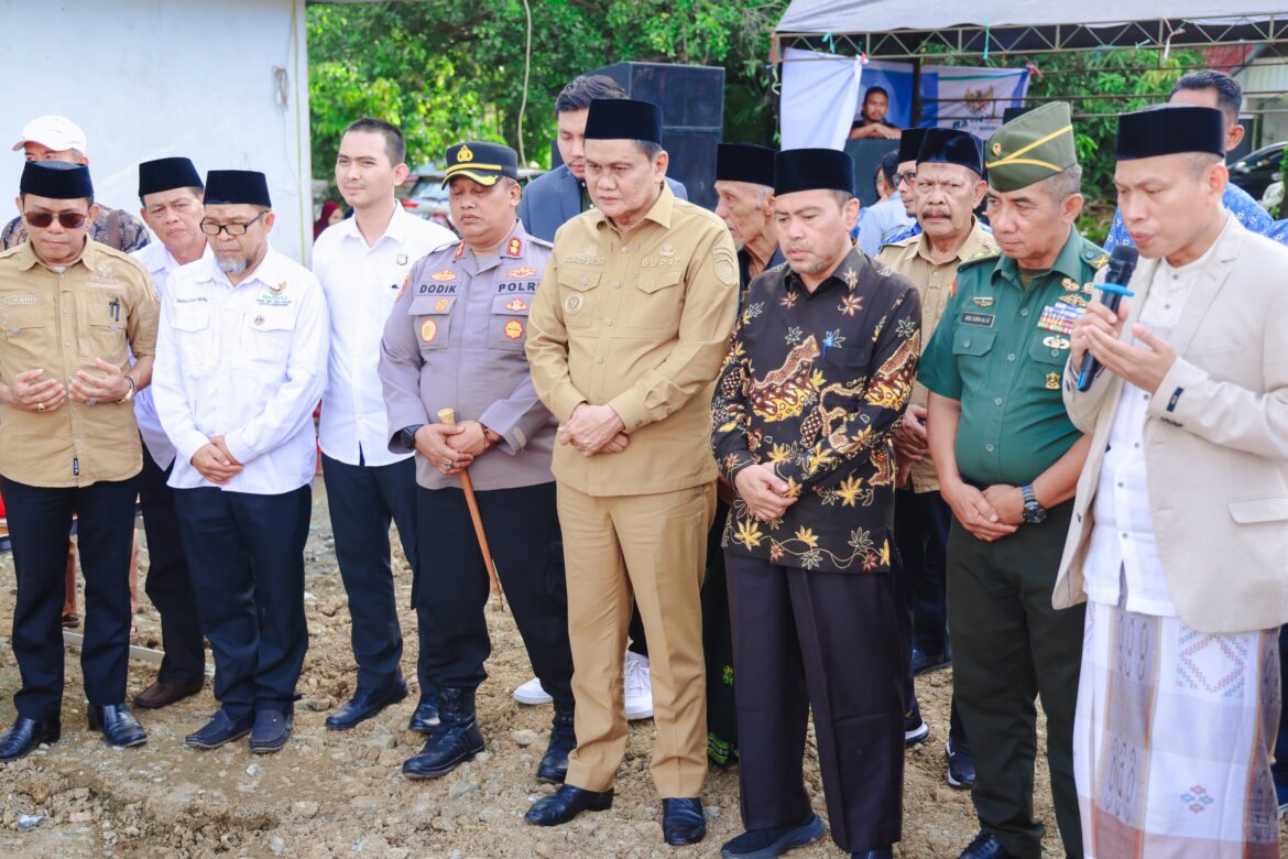 Bupati Barru Melakukan Peletakan Batu Pertama Pembangunan Kantor Baznas