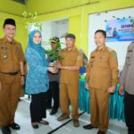 Plt. Ketua TP PKK Didampingi Kadis Pertanian Kabupaten Barru Launching Pangan Murah