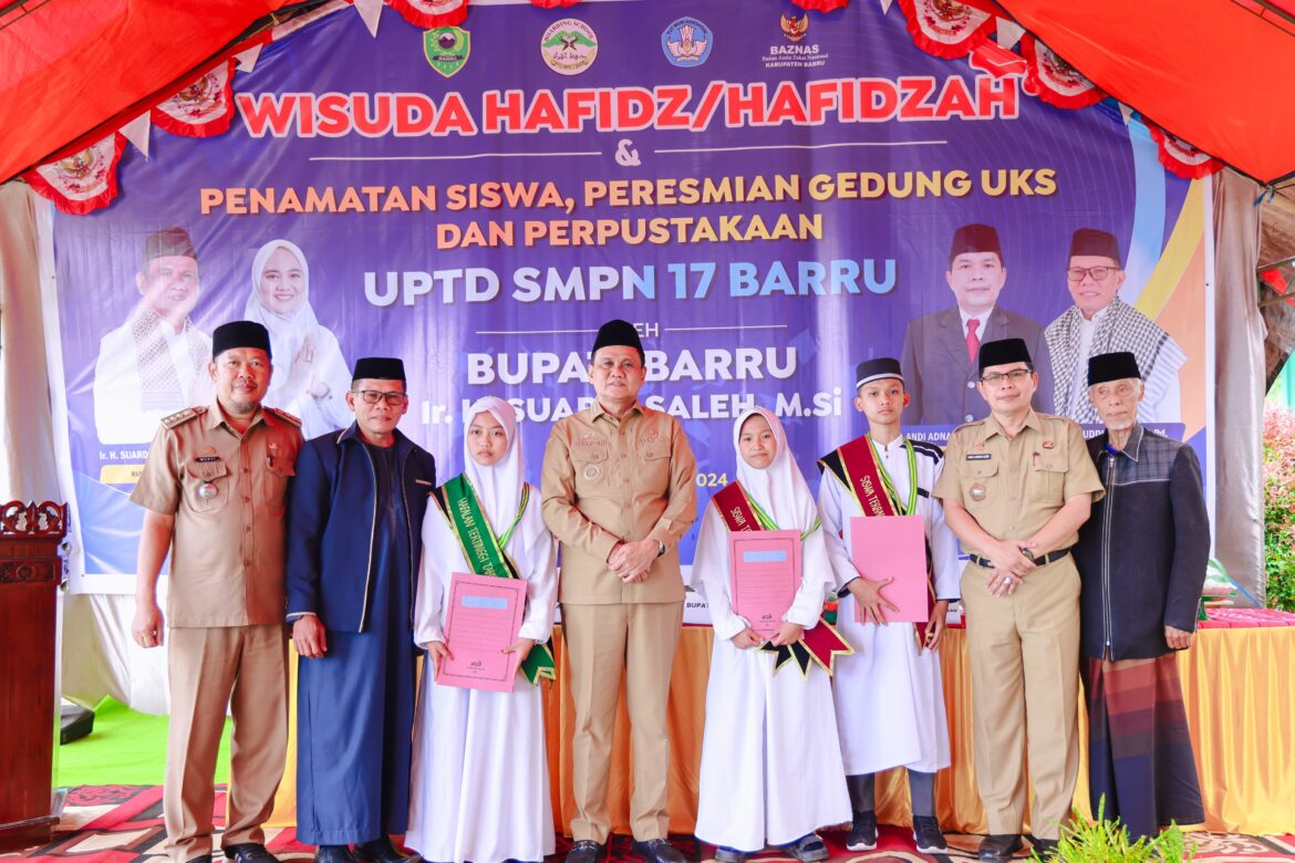 Bupati Barru Hadiri Wisudah Hafidz/ Hafidzah Dirangkaikan Peresmian UKS dan Perpustakaan UPTD SMPN 17 Barru