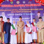 Bupati Barru Hadiri Wisudah Hafidz/ Hafidzah Dirangkaikan Peresmian UKS dan Perpustakaan UPTD SMPN 17 Barru