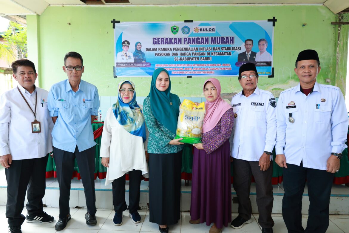 Dokter Ulfah  Launching Gerakan Pangan Murah Tingkat Kecamatan Barru