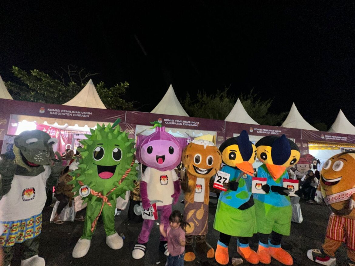 Komisi Pemilihan Umum (KPU) Provinsi Sulawesi Selatan (Sul-sel) Menggelar Karnaval Maskot.