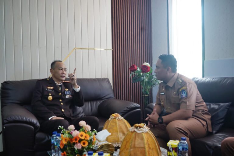 Silaturahmi Pj Bupati Dan Ibu Pj Ketua Tim Penggerak PKK Ke Kantor Kejaksaan Negeri Bone