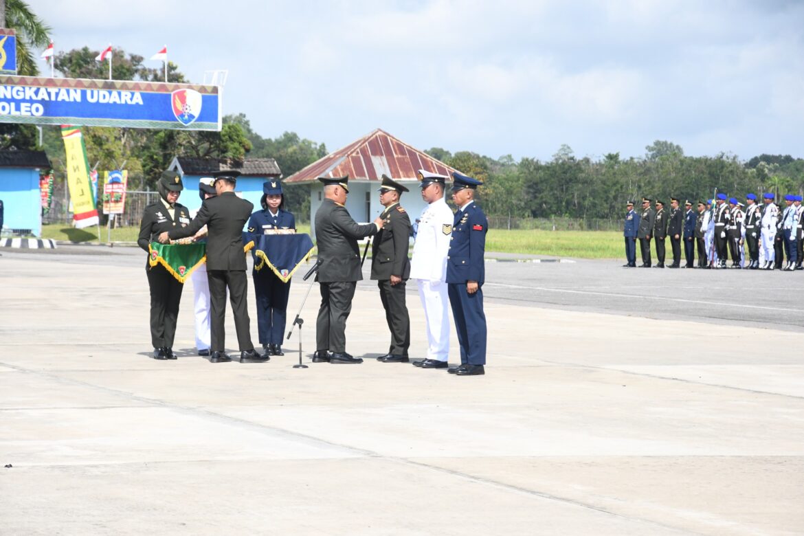 Danrem 143/HO/Pimpin Upacara Puncak Peringatan HUT TNI Ke-79 Di Prov.Sultra*