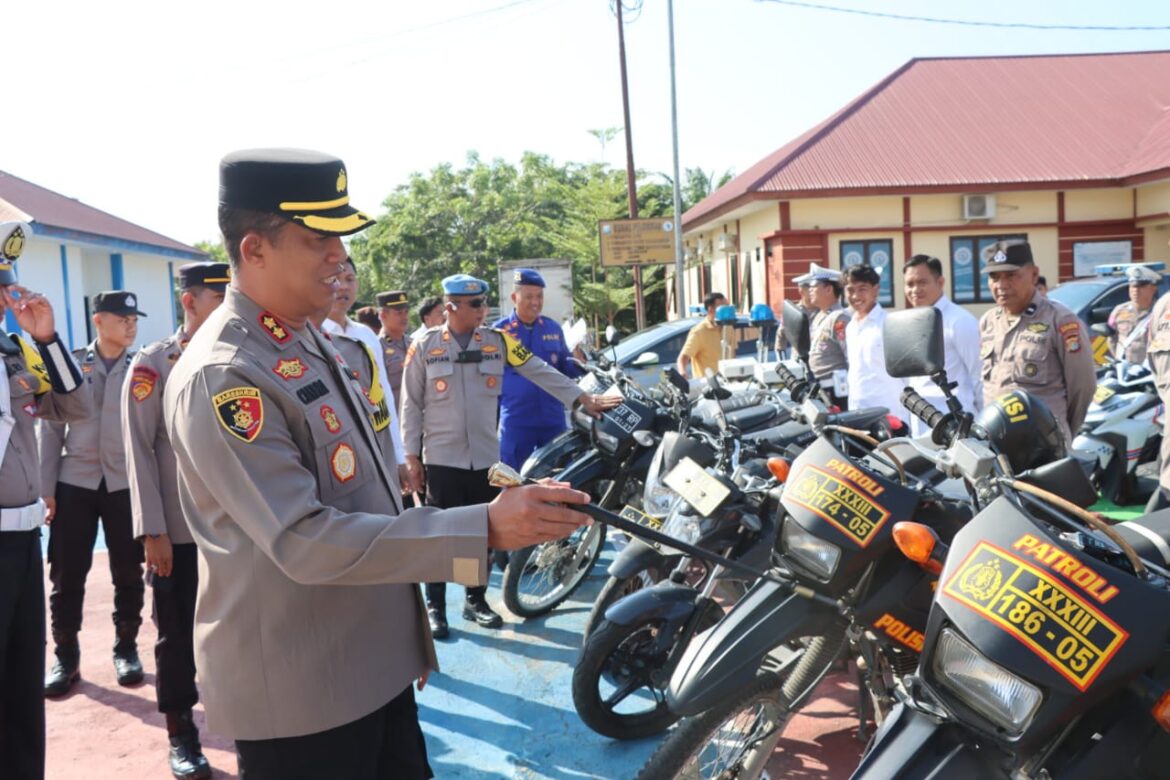 Kapolres Pasangkayu Pimpin Pemeriksaan Peralatan Dan Ranmor Dinas Dalam Rangka Kesiapan Pengamanan Pilkada 2024