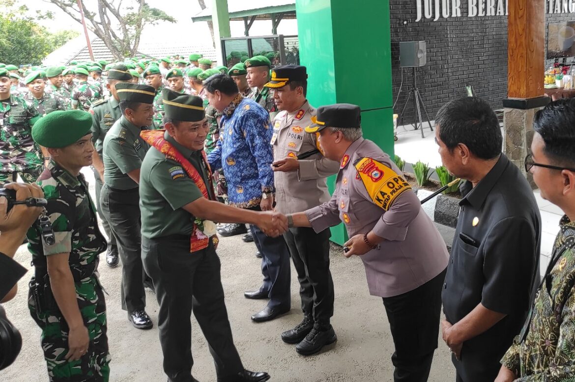 Kapolres Barru Sambut Kunjungan Pangdam XIV Hasanuddin