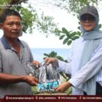 KPU Pasangkayu Gelar Sosialisasi dan Pendidikan Pemilih Segmen Kelompok Masyarakat Nelayan di Pantai Koa-Koa