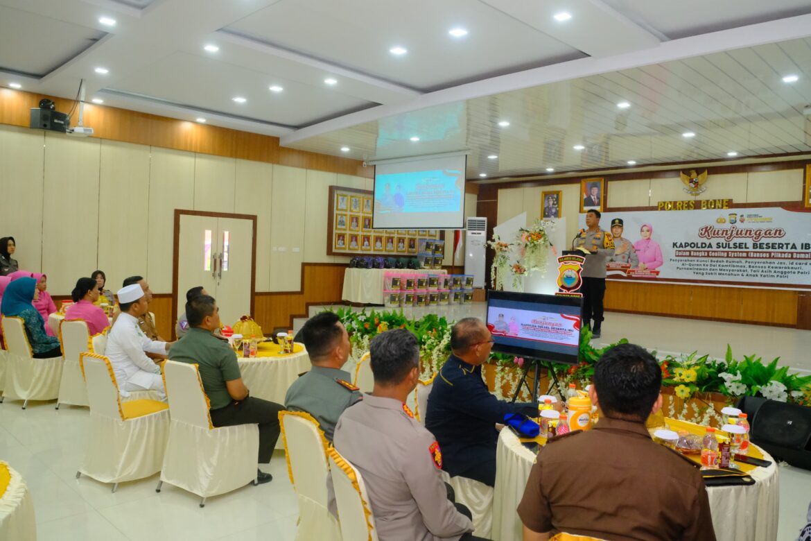 Kapolda Sulsel Melaksanakan Kunjungan ke Polres Bone dalam Rangka Cooling System Bansos Pilkada Damai