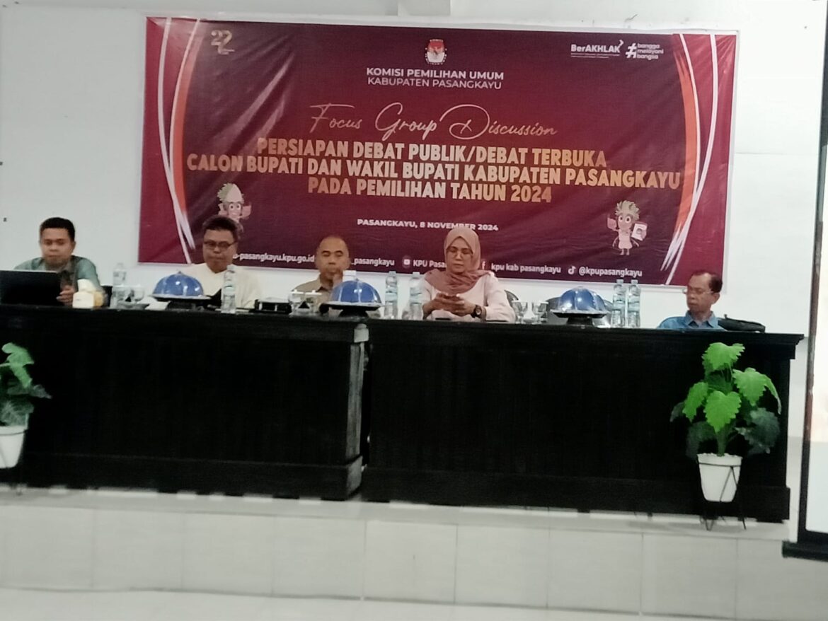 KPU Pasangkayu Menggelar FGD Persiapan Bahan Debat Publik Calon Bupati dan Wakil Bupati Pasangkayu